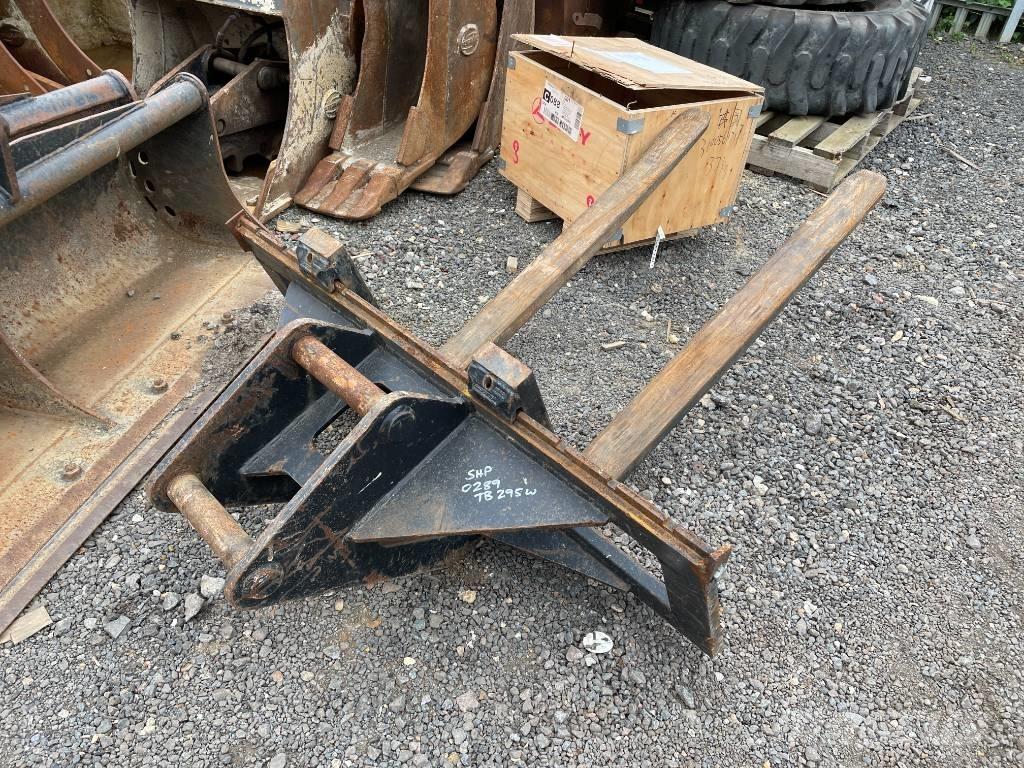 Takeuchi TB 295 W Gumikerekes kotrók