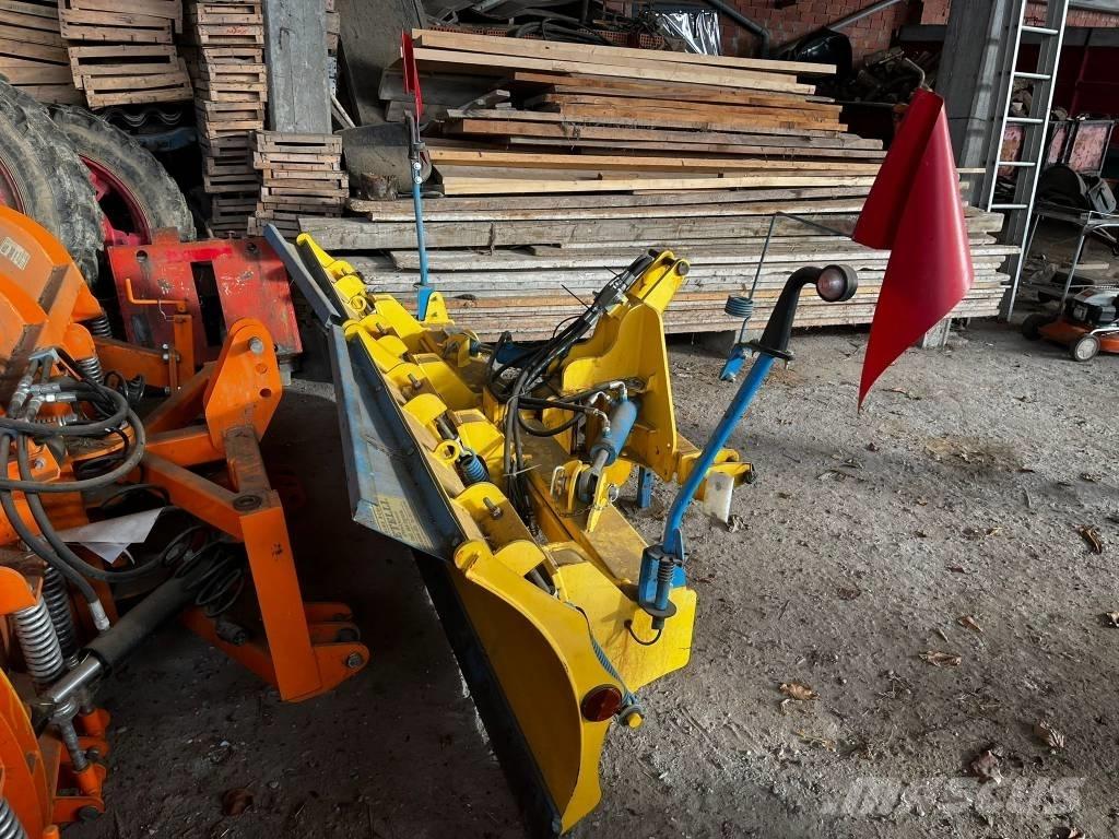  ORMU LAMA NEVE 2500 Hóeltakarítók