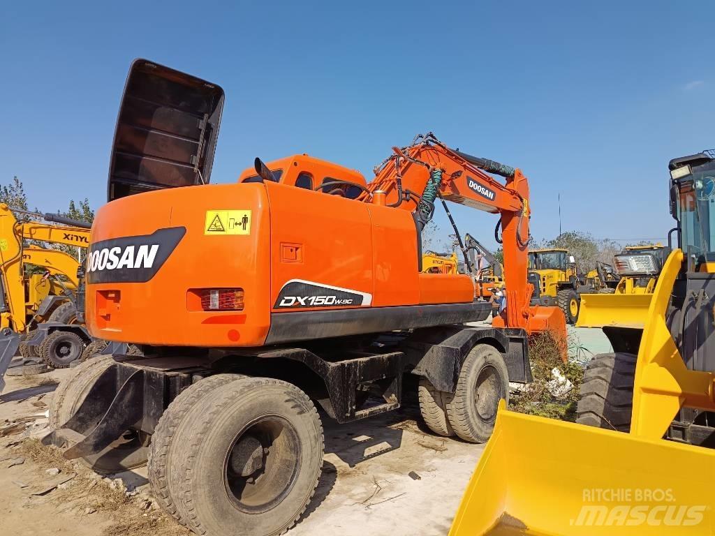 Doosan DH 150 W-7 Gumikerekes kotrók