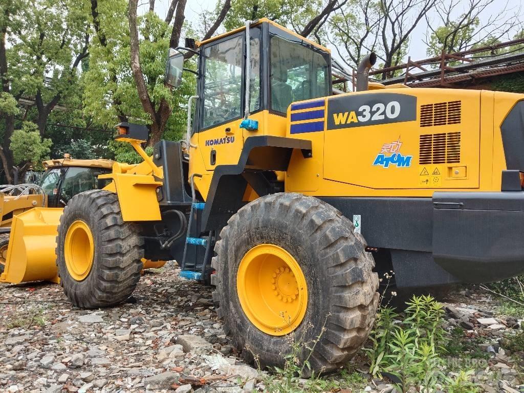 Komatsu WA320-5 Gumikerekes homlokrakodók