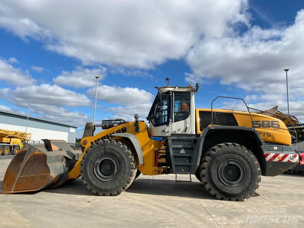 Liebherr L 586 Gumikerekes homlokrakodók