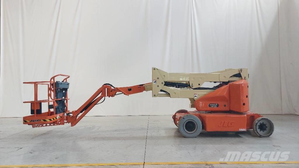 JLG E 400 AJPN Karos emelők
