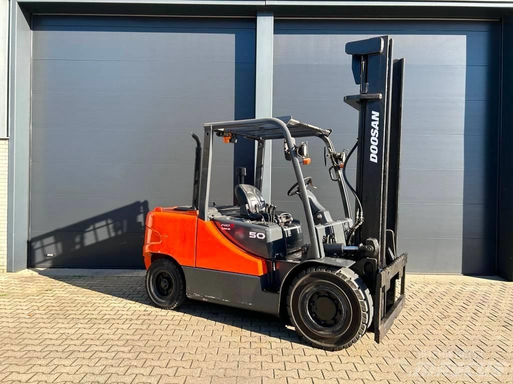 Doosan D50C-5 Dízel targoncák