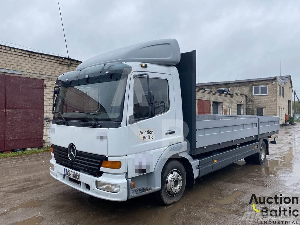 Mercedes-Benz 815 Platós / Ponyvás teherautók