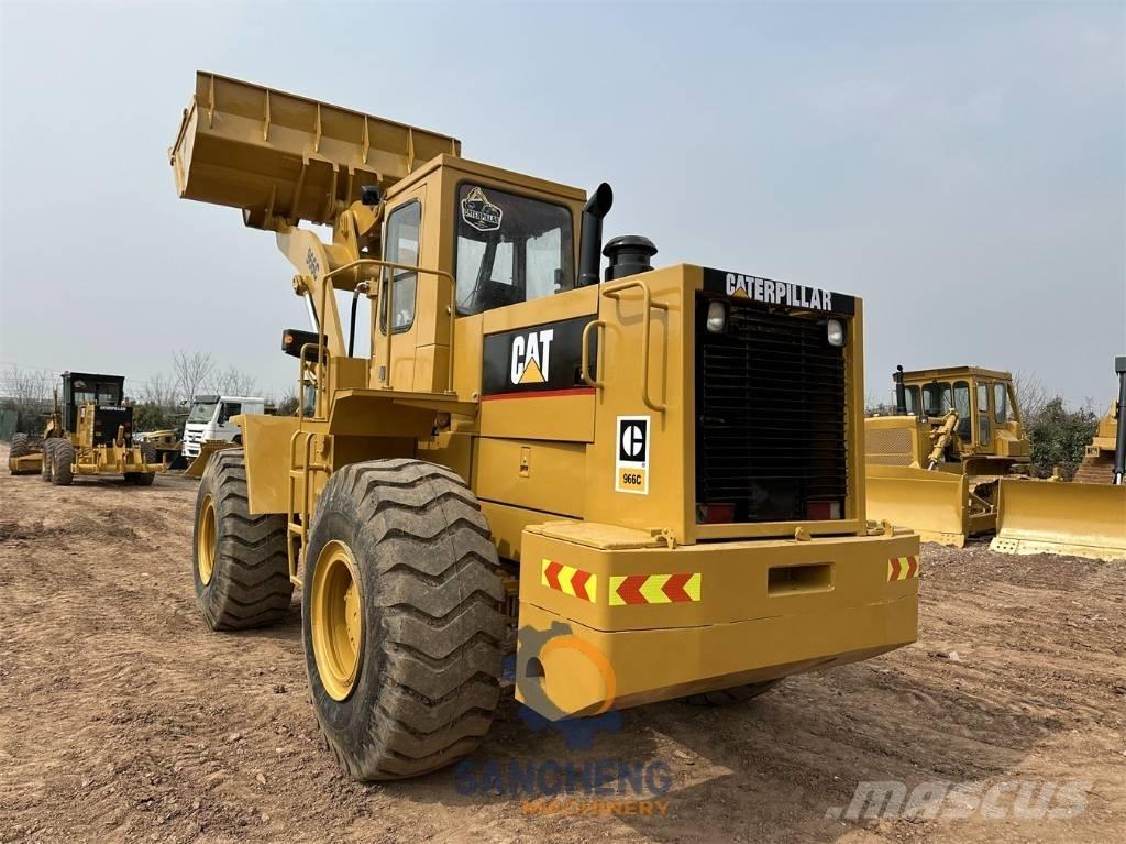 CAT 966C Gumikerekes homlokrakodók