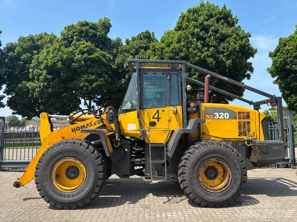 Komatsu WA 320-5 Gumikerekes homlokrakodók