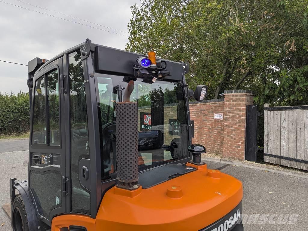 Doosan D 35 C-9 Dízel targoncák