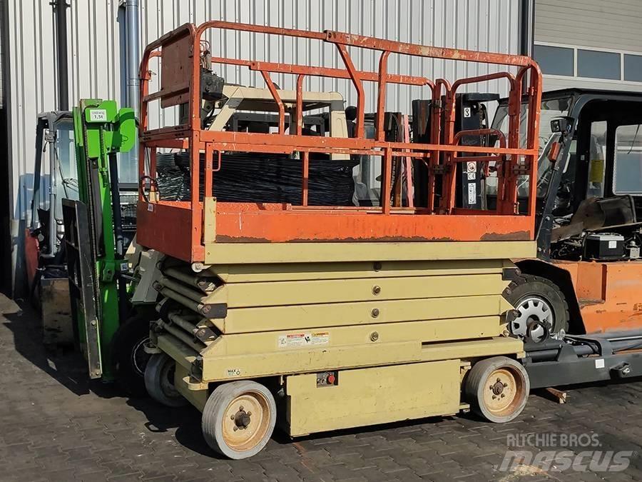 JLG 2646 E 2 Ollós emelők