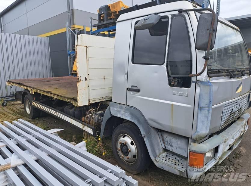 MAN 8.163 Platós / Ponyvás teherautók