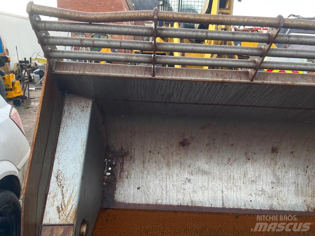 CAT 930 M Gumikerekes homlokrakodók
