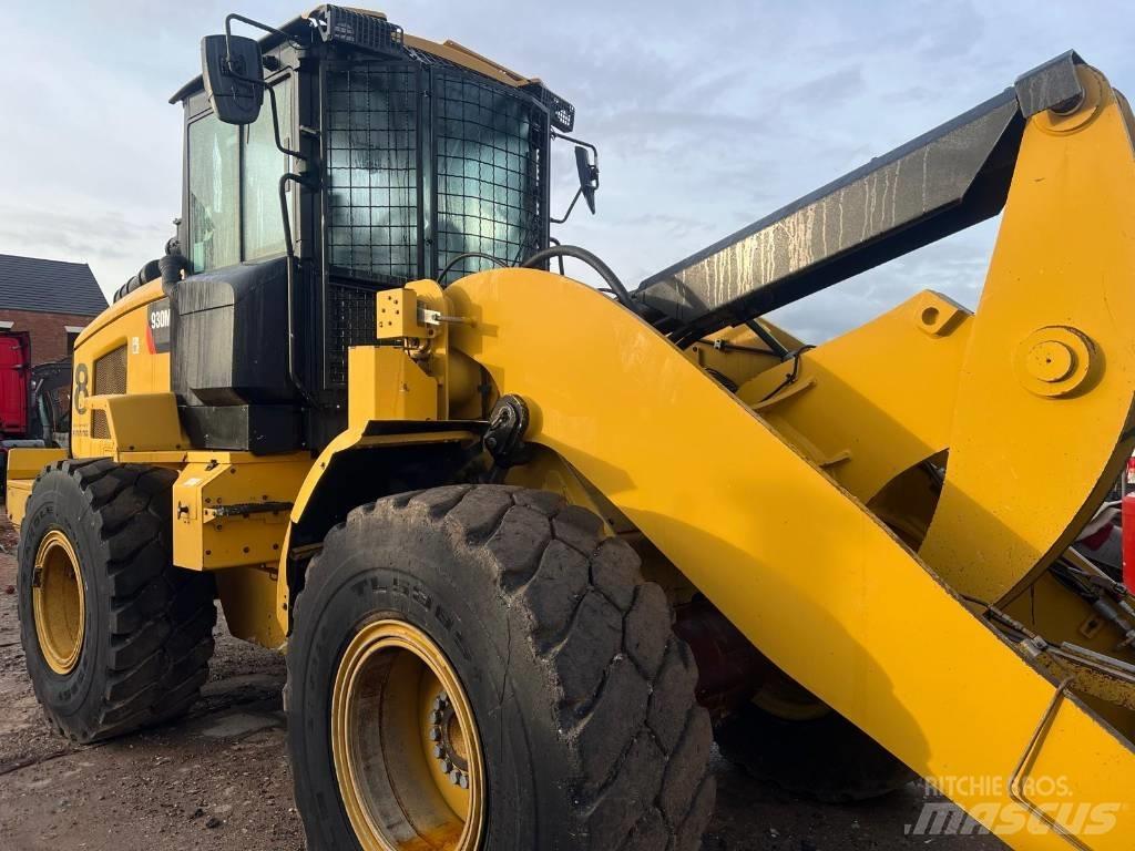 CAT 930 M Gumikerekes homlokrakodók