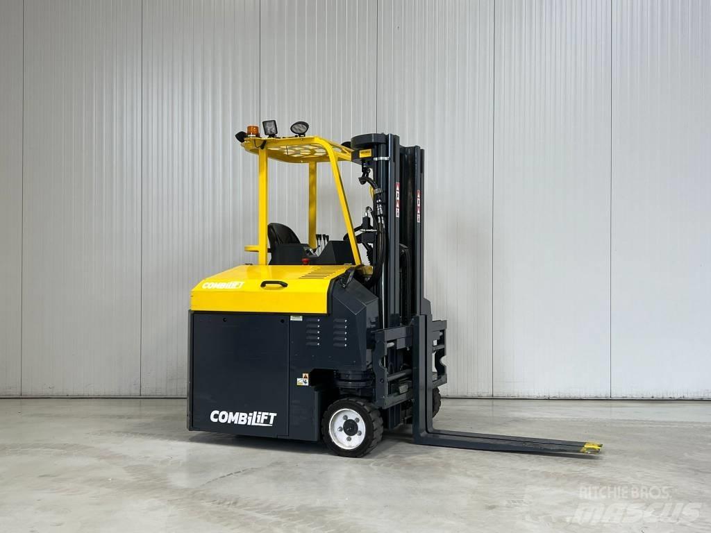 Combilift CBE3000 Tolóoszlopos négyutas targonca