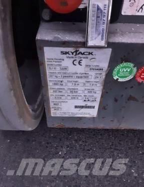 SkyJack SJ III 3226 Ollós emelők