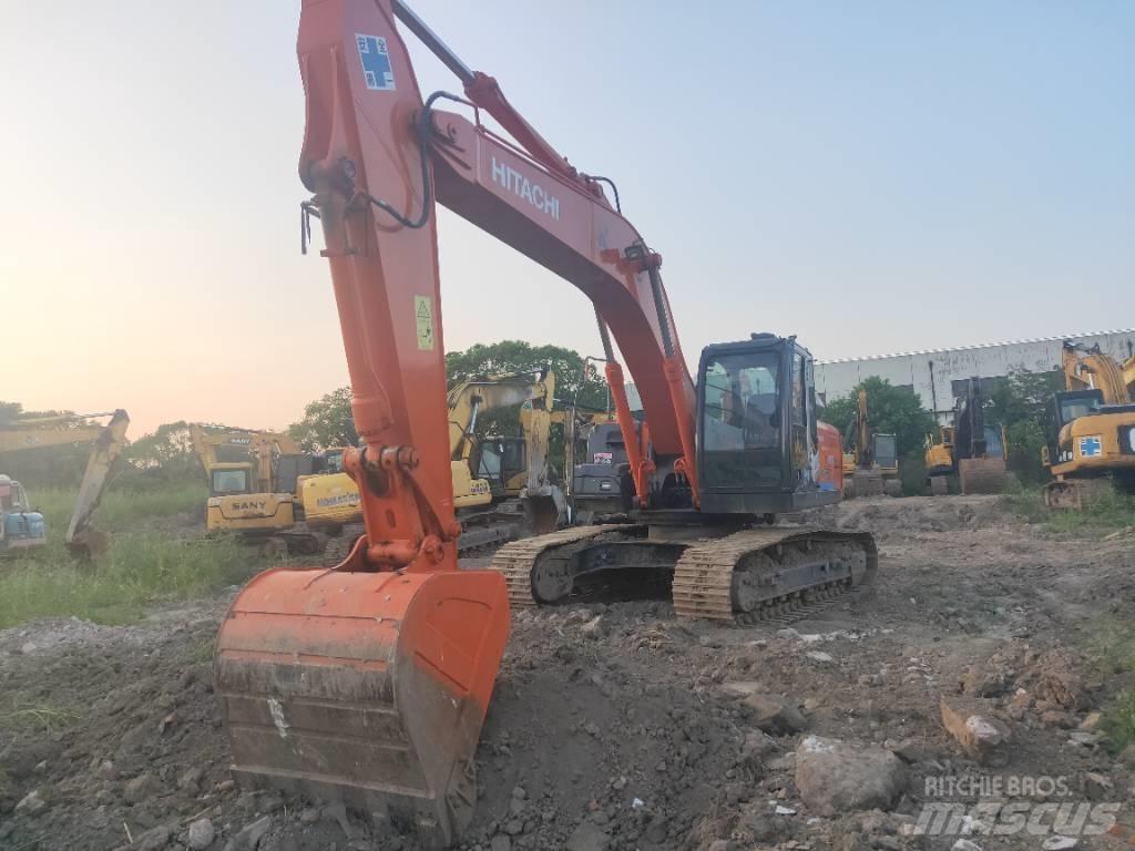 Hitachi ZX 210 Lánctalpas kotrók