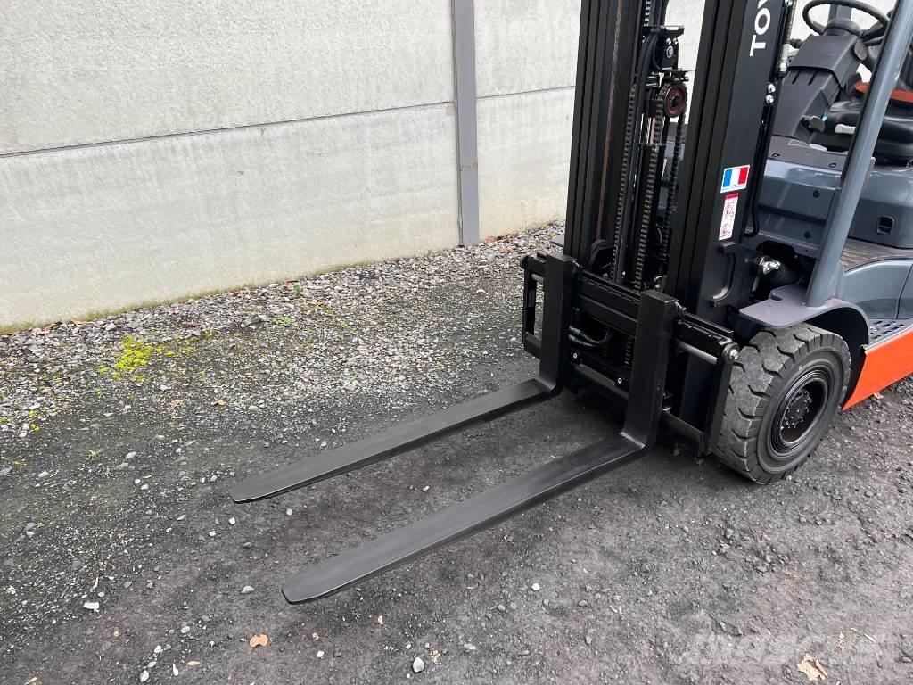 Toyota 02-8 FGF 15 Gázüzemű targoncák