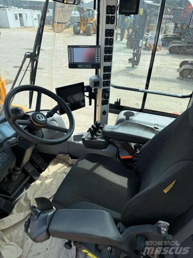 Volvo L 220 H Gumikerekes homlokrakodók