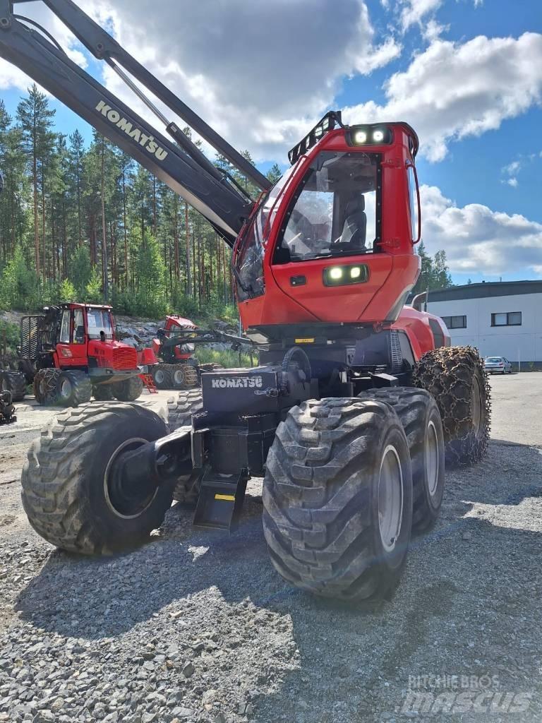 Komatsu 931 Betakarítók