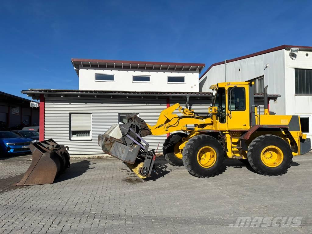 Komatsu WA 180 Gumikerekes homlokrakodók