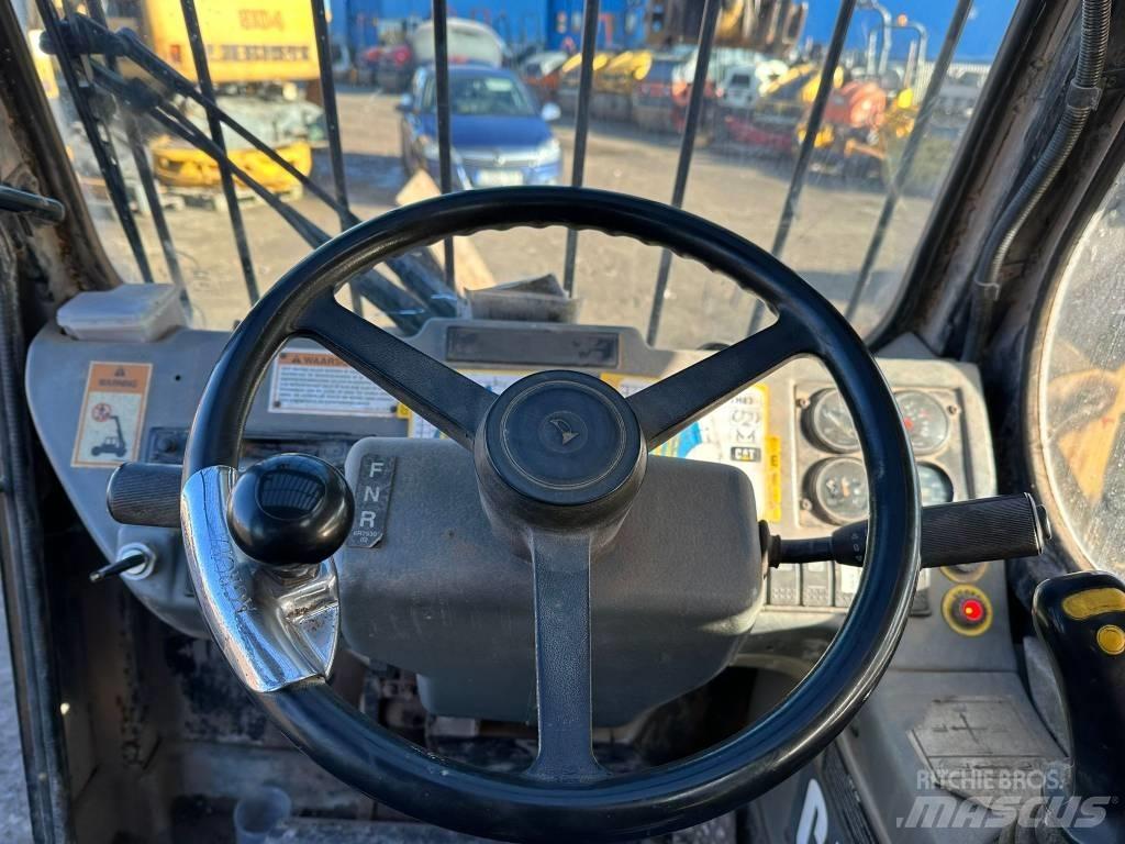 CAT TH 83 Teleszkópos mezőgazdasági rakodók