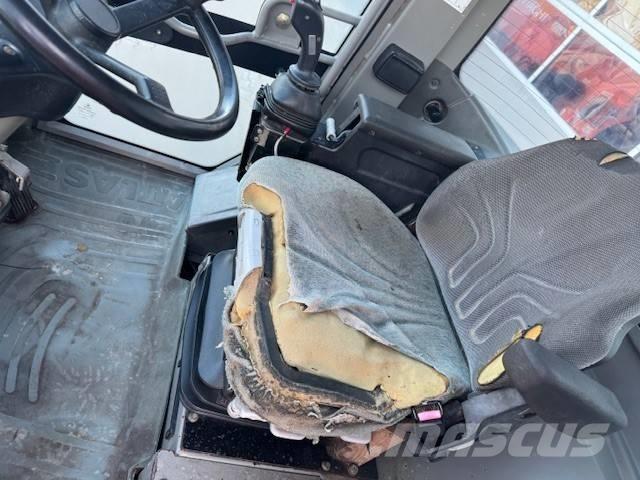 Atlas AR 80 Gumikerekes homlokrakodók