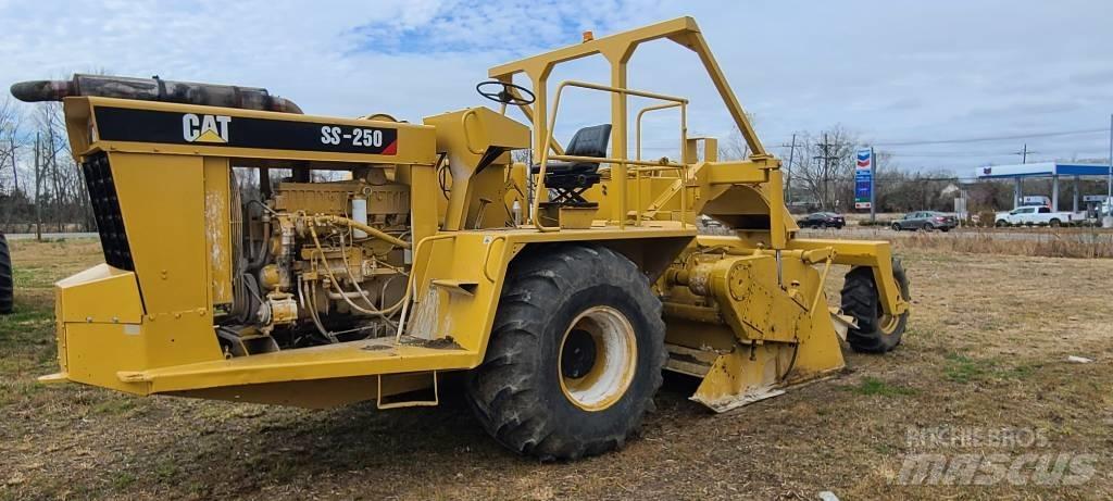 CAT SS 250 B Talajtömörítő gépek