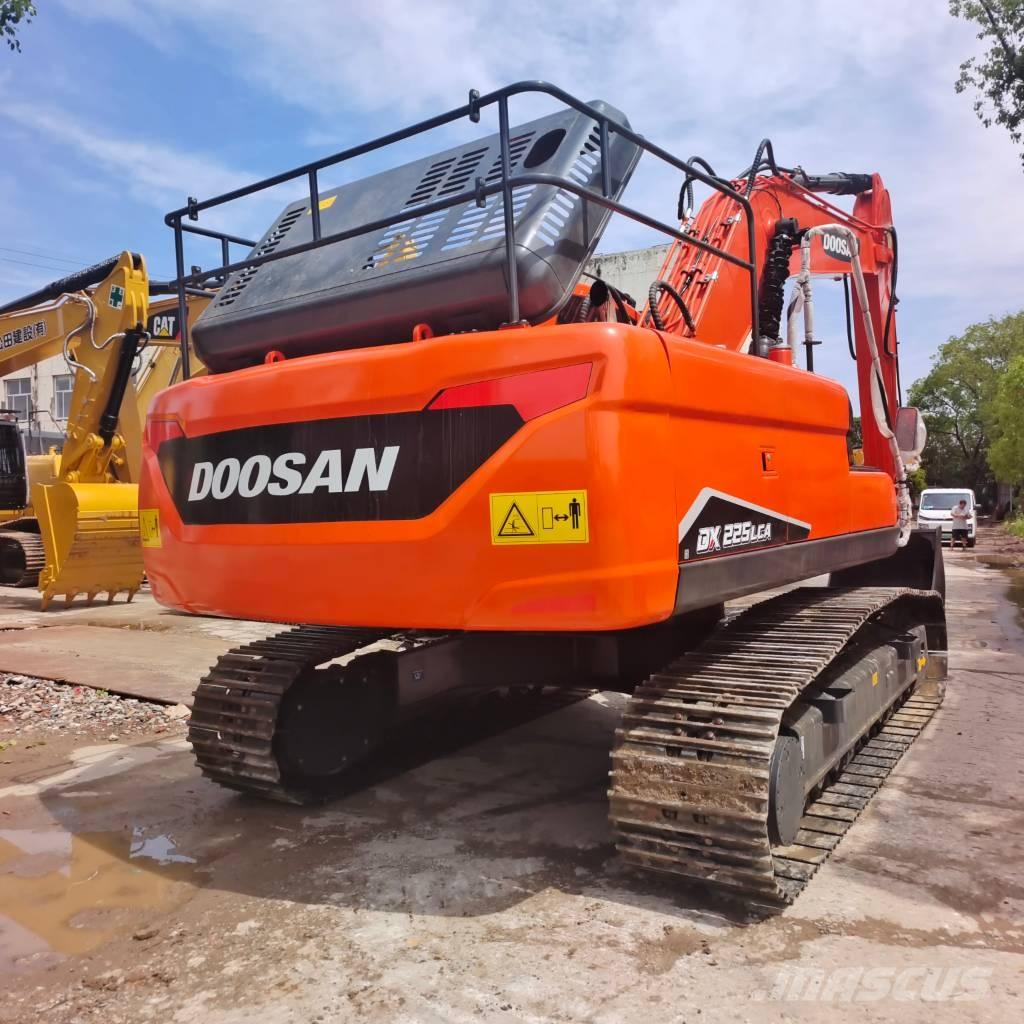 Doosan DX 225 LCA Lánctalpas kotrók