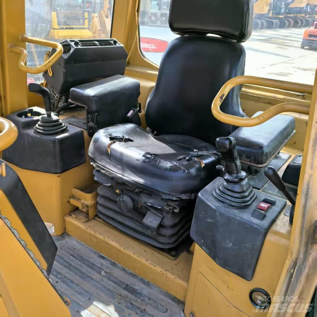 CAT D 5 G LGP lánctalpas dózerek