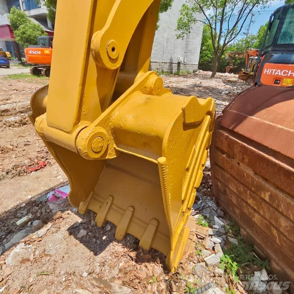 CAT 310 Lánctalpas kotrók