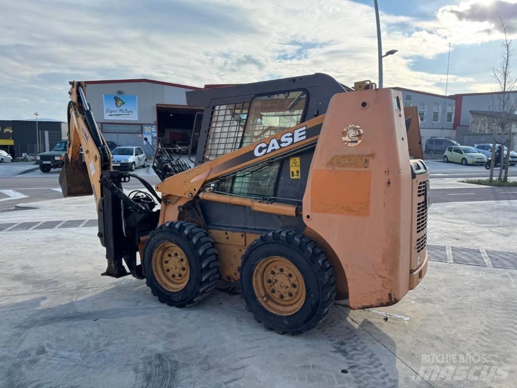 CASE 40 XT Kompaktrakodók
