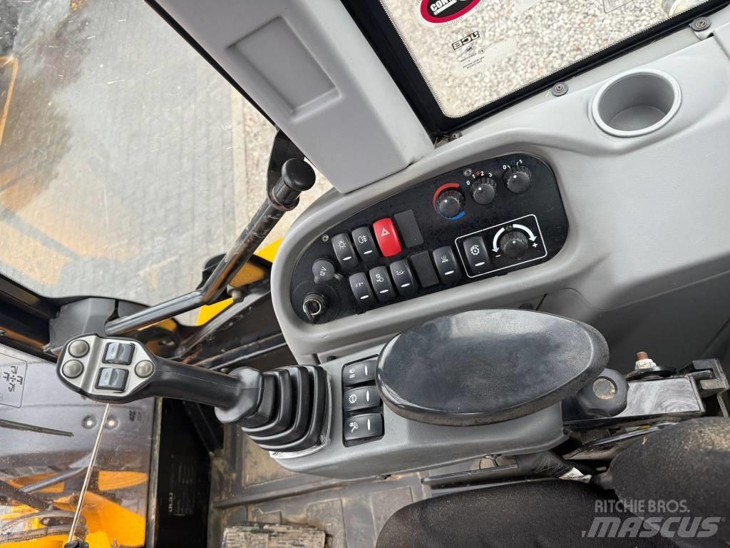 JCB TM 320 Teleszkópos mezőgazdasági rakodók