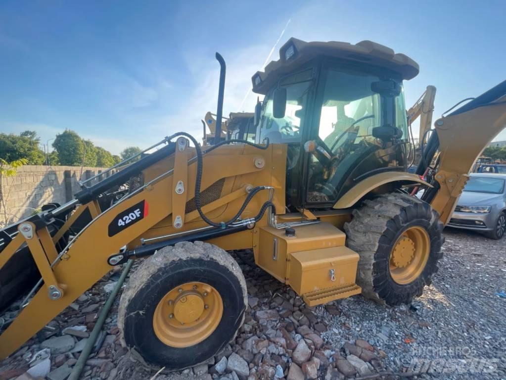 CAT 420f Kotrórakodók