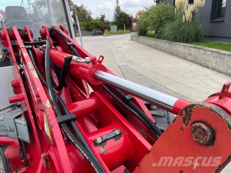 Weidemann 3070 Gumikerekes homlokrakodók