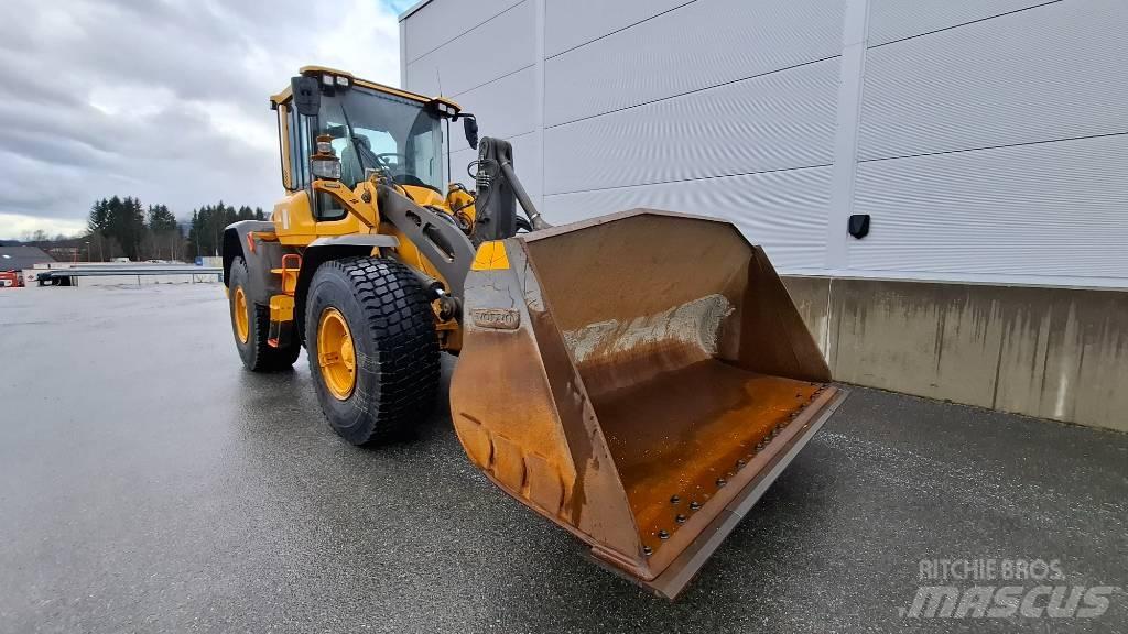 Volvo L90H Gumikerekes homlokrakodók