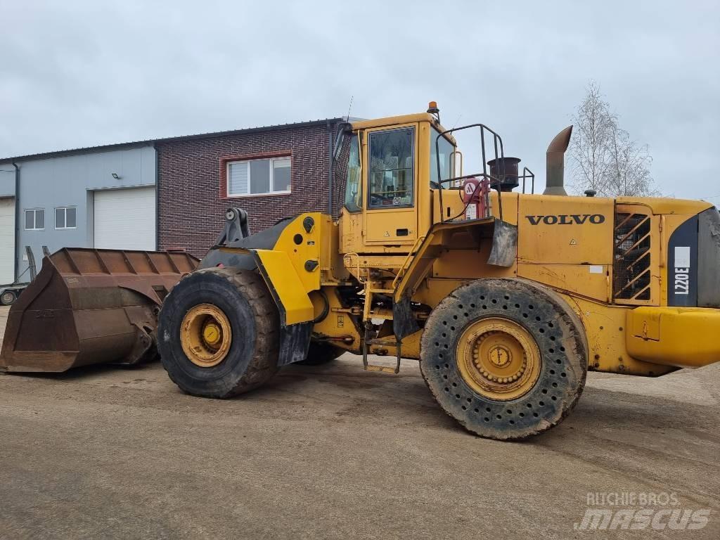 Volvo L 220 E Gumikerekes homlokrakodók