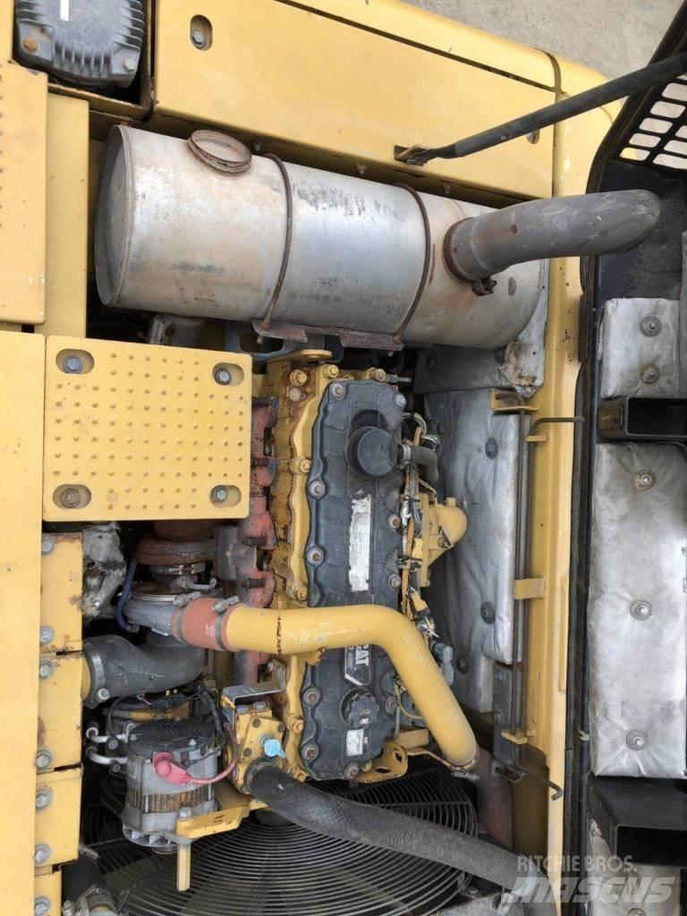 CAT 329 Lánctalpas kotrók