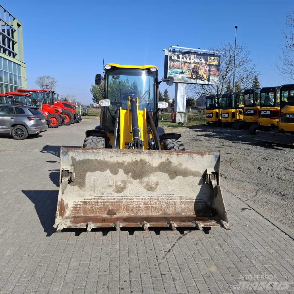 JCB 409 Gumikerekes homlokrakodók