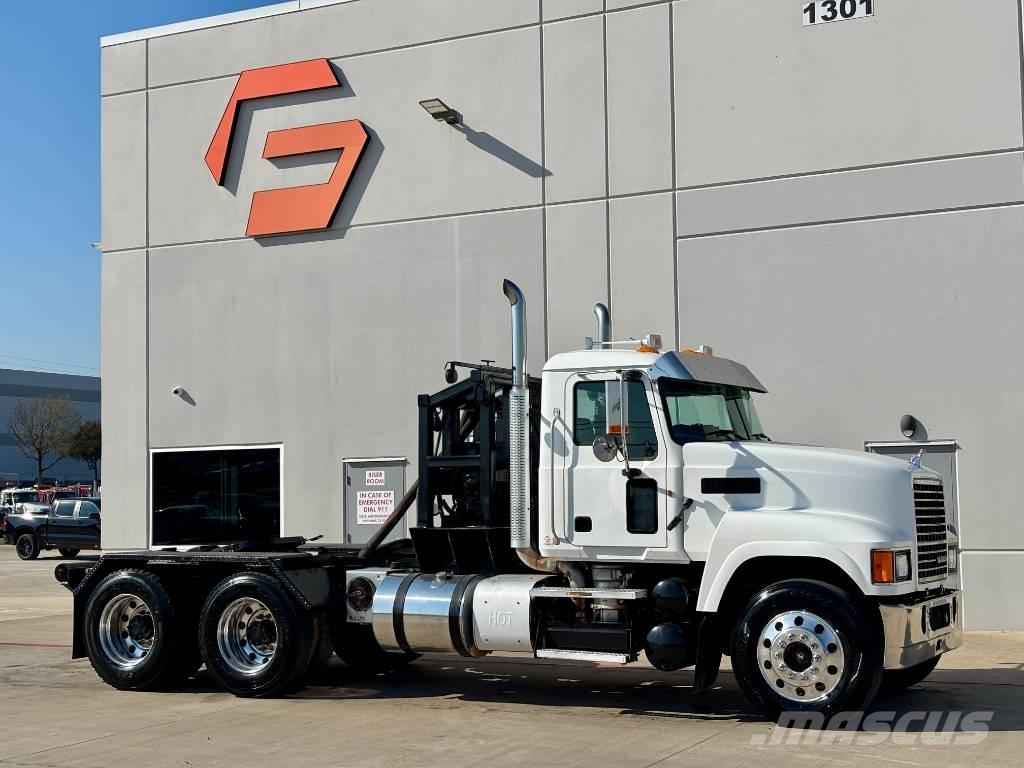 Mack CHU 613 Műszaki mentők