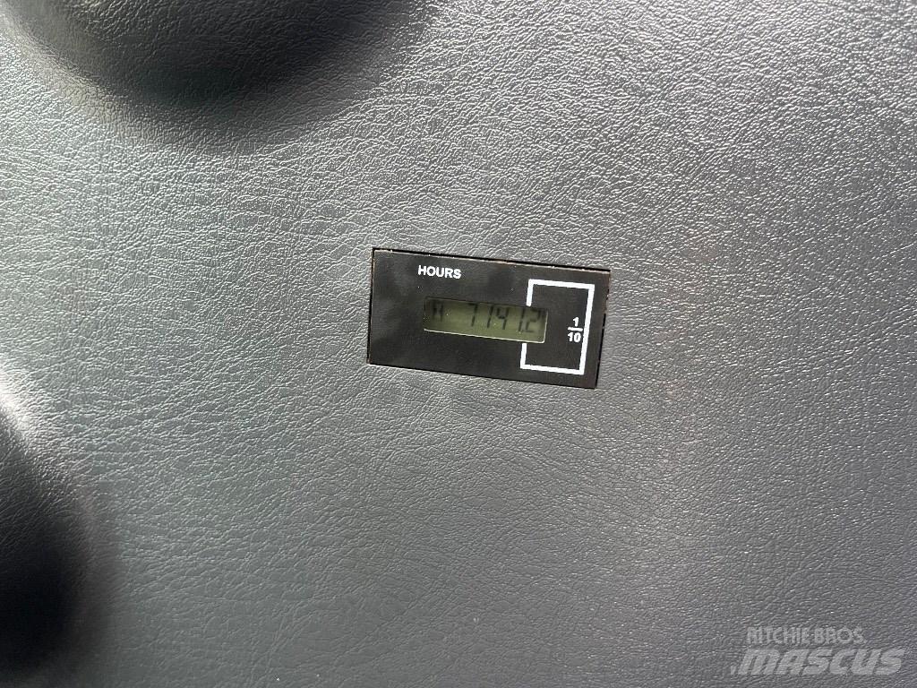 Hyundai HX 145 LCR Lánctalpas kotrók