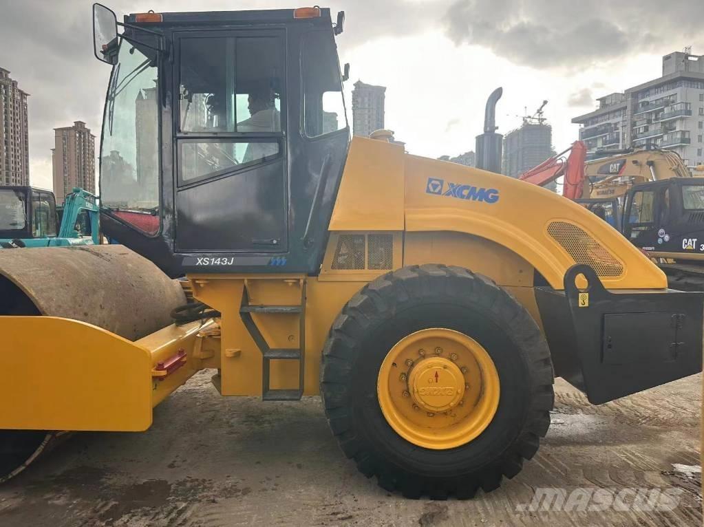 XCMG XS 143 J Egydobos hengerek