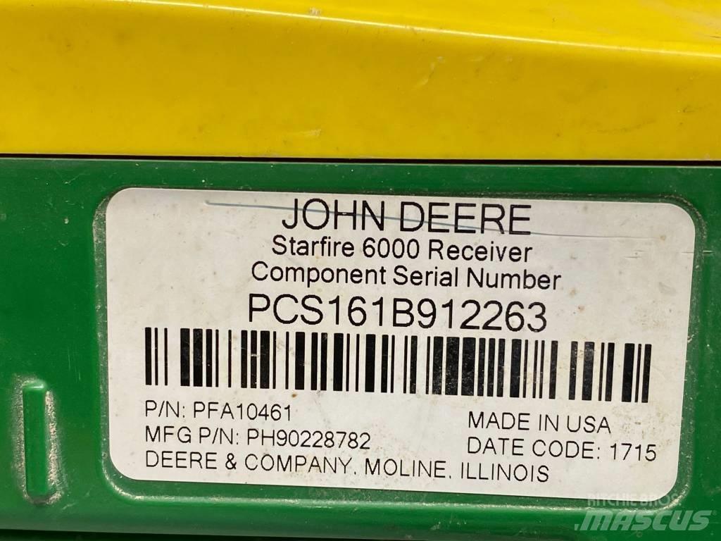 John Deere 6215 R Traktorok