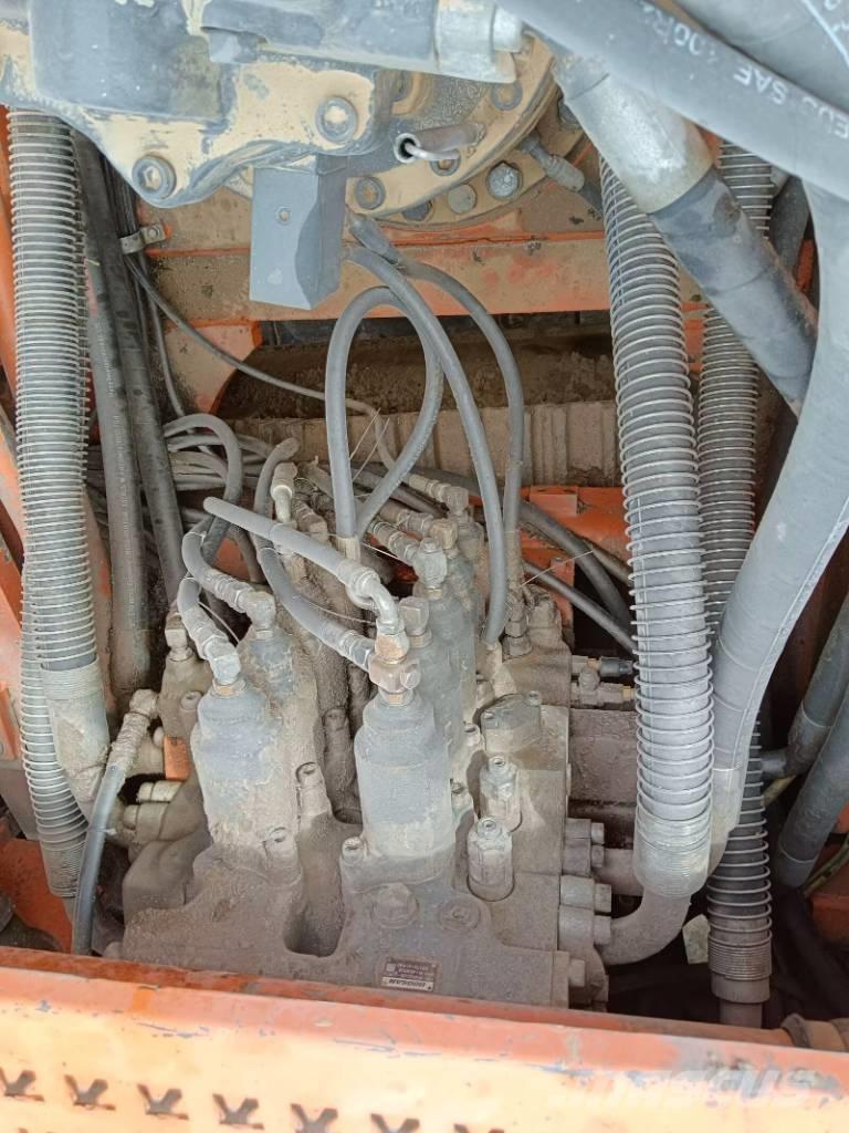 Doosan DX420LC Közepes (midi) kotrók 7 t - 12 t