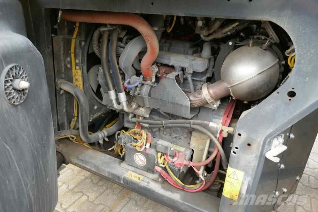 Bomag BW 174 AP-4v Ikerdobos hengerek