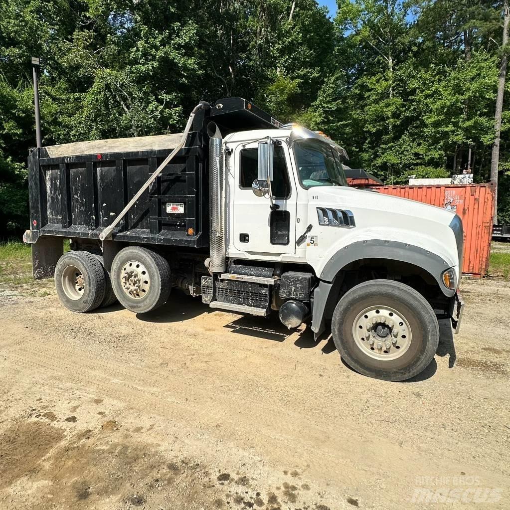 Mack GR 42 F9 Billenő teherautók