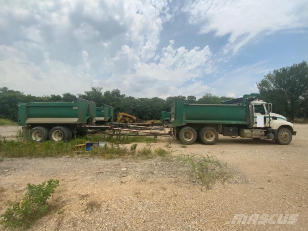Mack Granite CV 713 Billenő teherautók