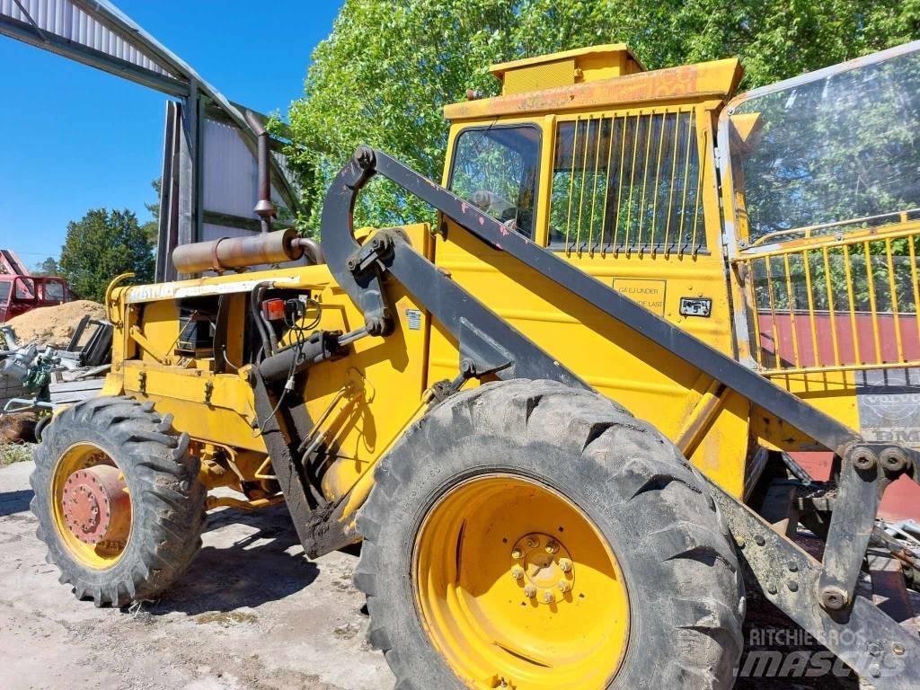 Volvo BM 641 Gumikerekes homlokrakodók