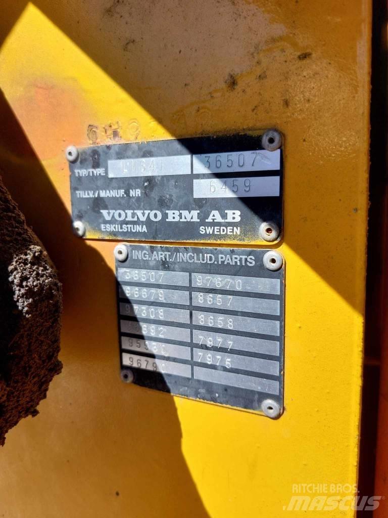 Volvo BM 641 Gumikerekes homlokrakodók