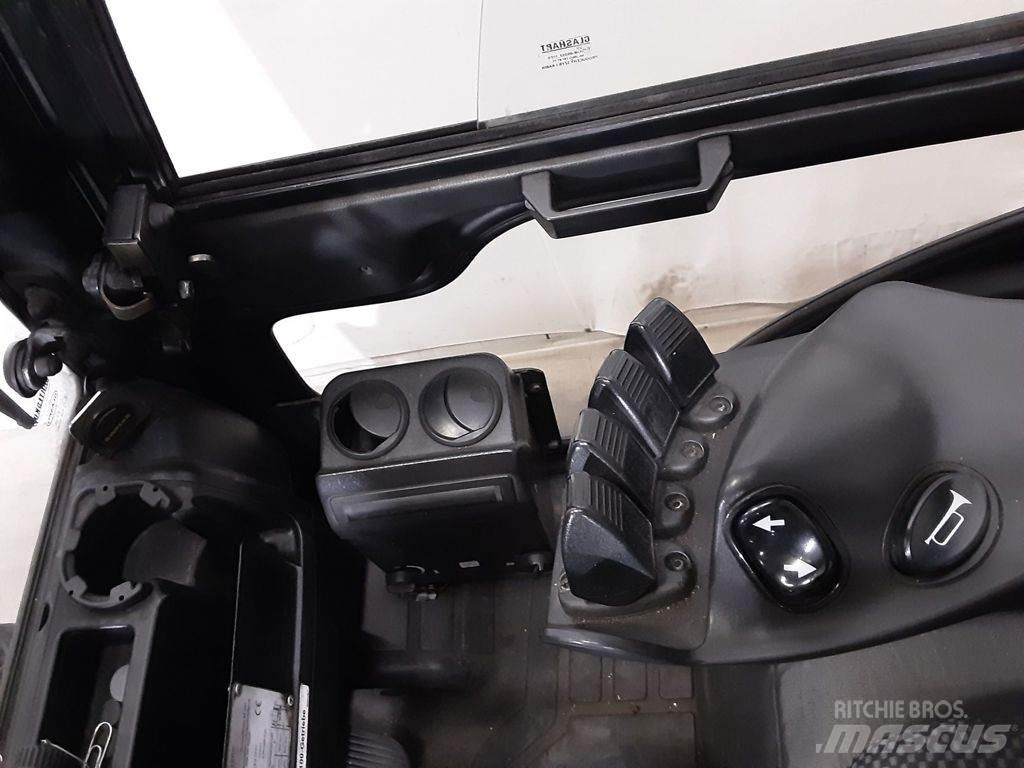 Yale GLP30VX Gázüzemű targoncák
