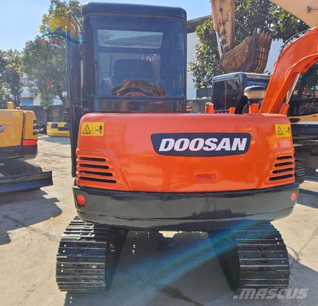Doosan DH 55 Mini kotrók < 7t