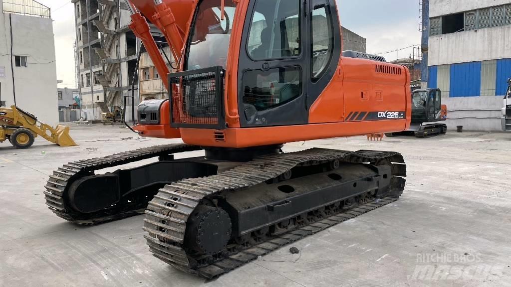 Doosan DX 225 Lánctalpas kotrók