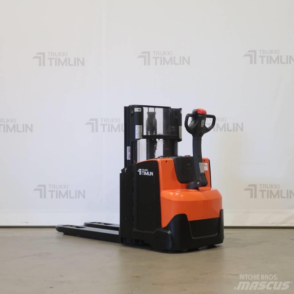 Toyota SWE200D Gyalogkíséretű targonca